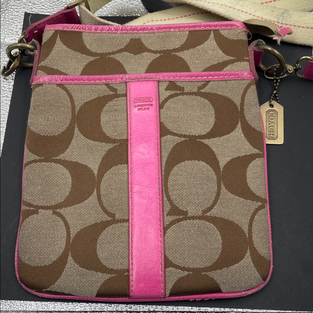 2826 Coach Signature Brown And Pink Lg Crossbody